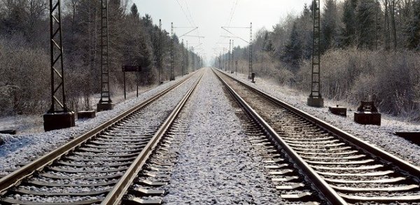 railway-rails-711567_640